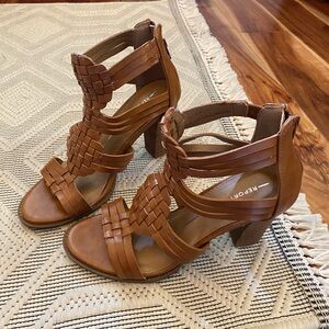 Report Signature Women's Brown Woven Heels